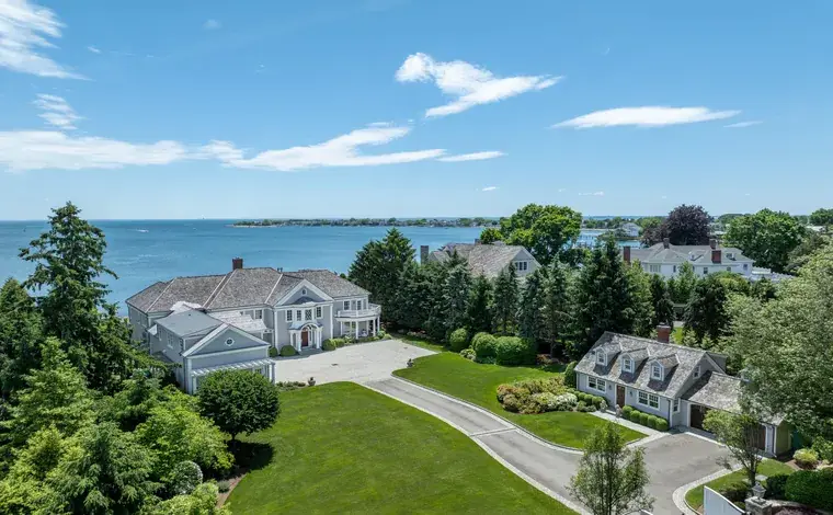 Luxury Coastal Estates USA: Prime Waterfront Property Guide