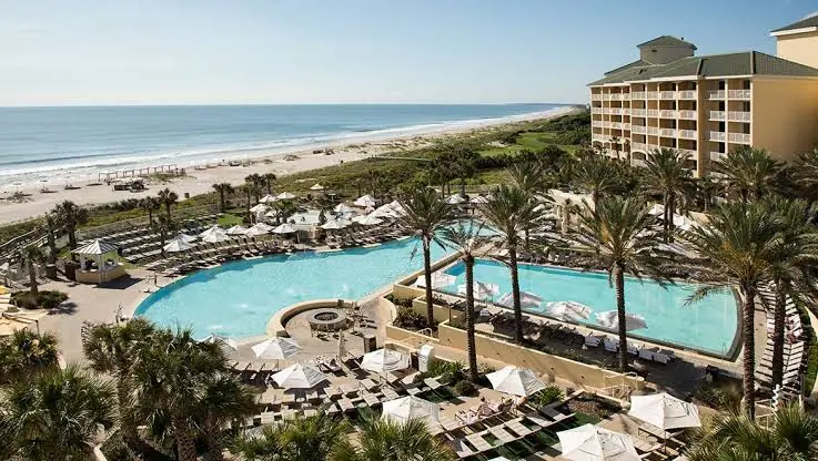 Top Oceanfront Retreats in America: Coastal Geographies & Sanctuaries